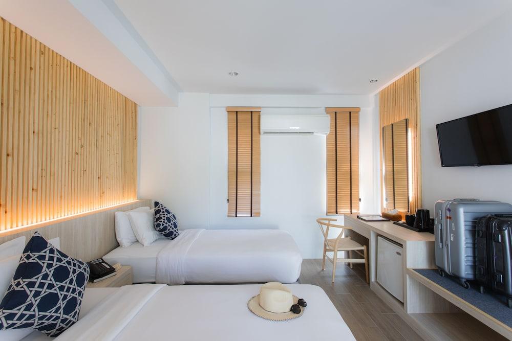 BLU PINE Villa & Pool Access