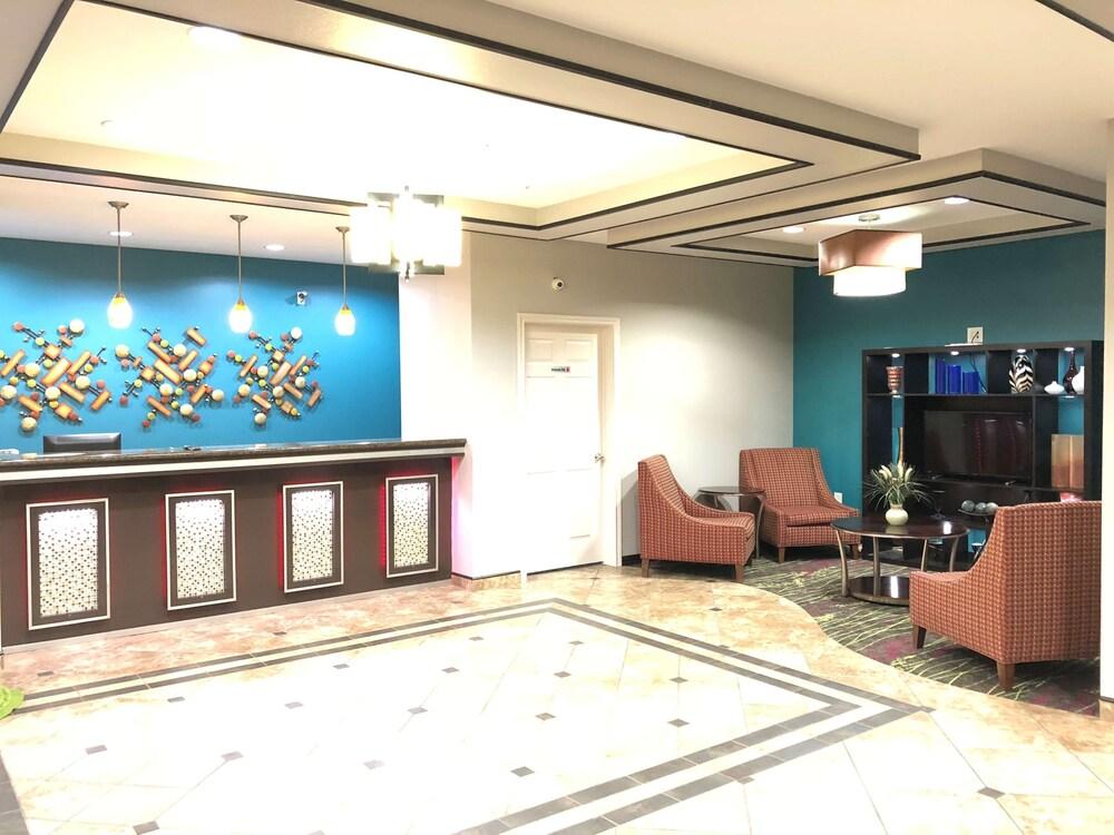 Executive Inn & Suites Joaquin