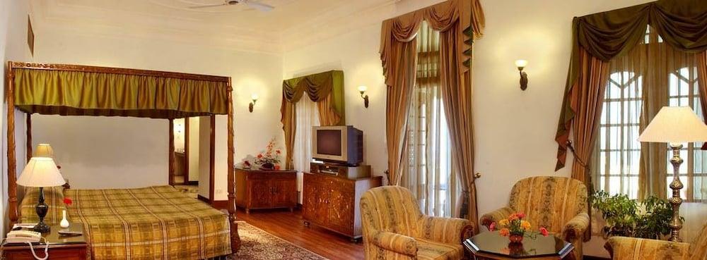 Noor-Us-Sabah Palace