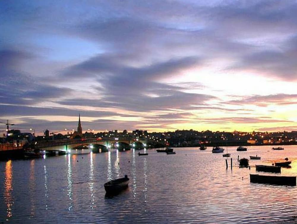 Riverbank House Hotel