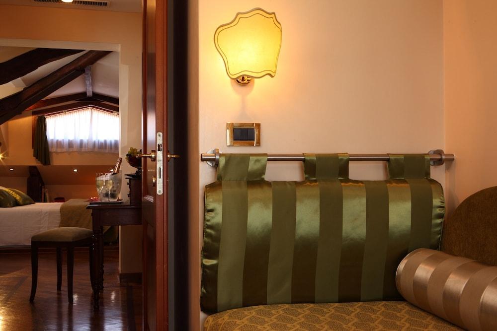 Pensione Accademia - Villa Maravege