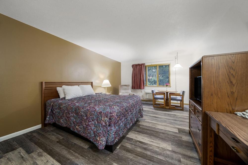 Executive Inn Cass City