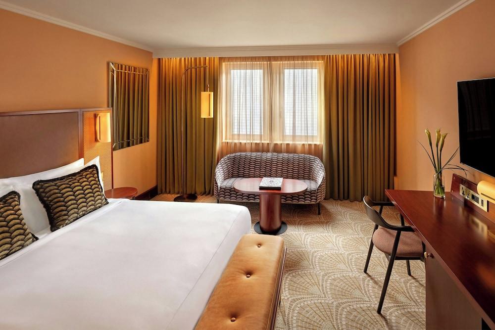 St. Pancras London, Autograph Collection ®