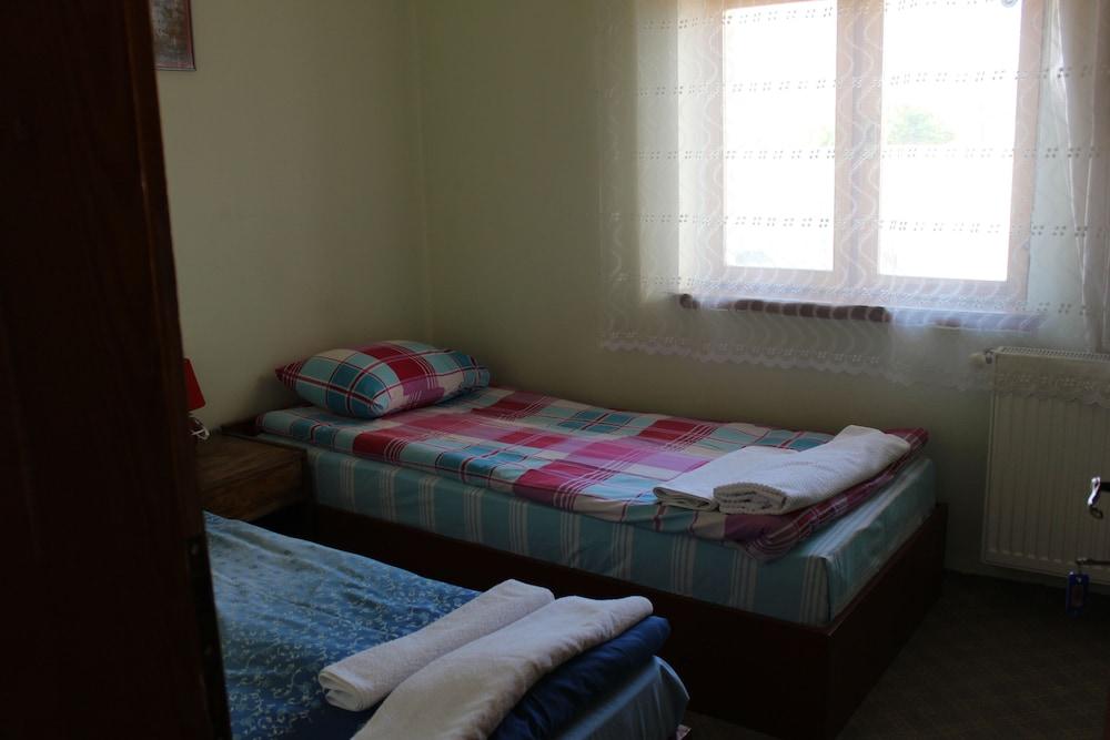 Valleypark Hotel - Hostel