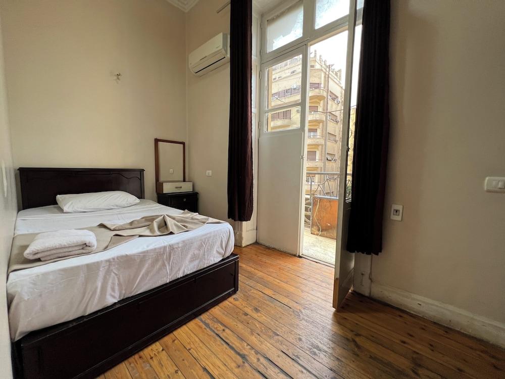 Traveler's House Hotel