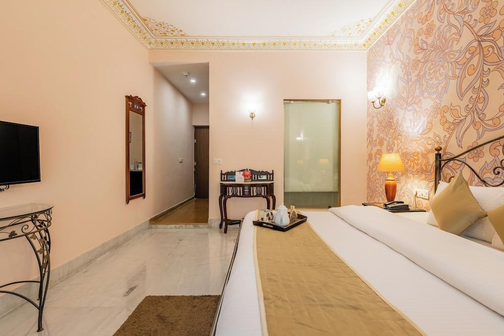 Suryaa Villa - A City Centre Hotel