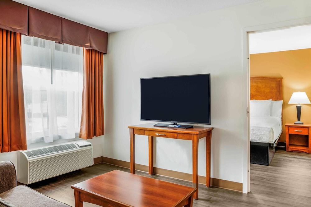 Days Inn & Suites by Wyndham Sherwood Park Edmonton