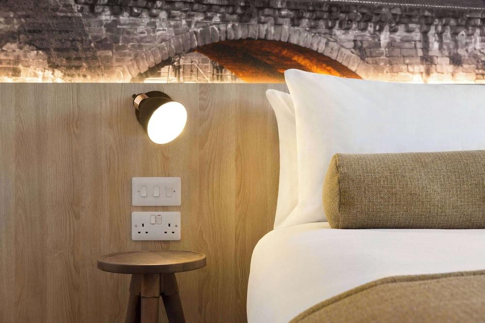 Super 8 by Wyndham Chester East