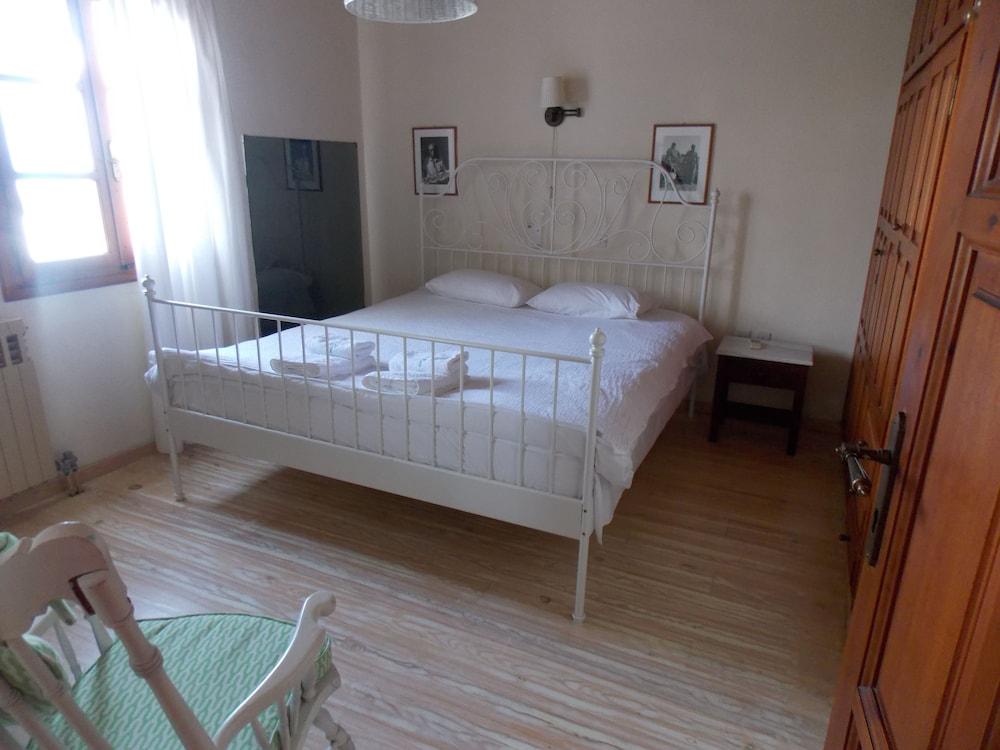 Studios and Suites Rania