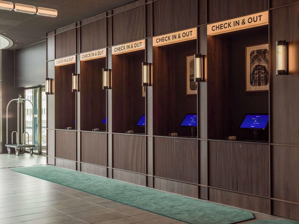 Radisson Blu Waterfront Hotel