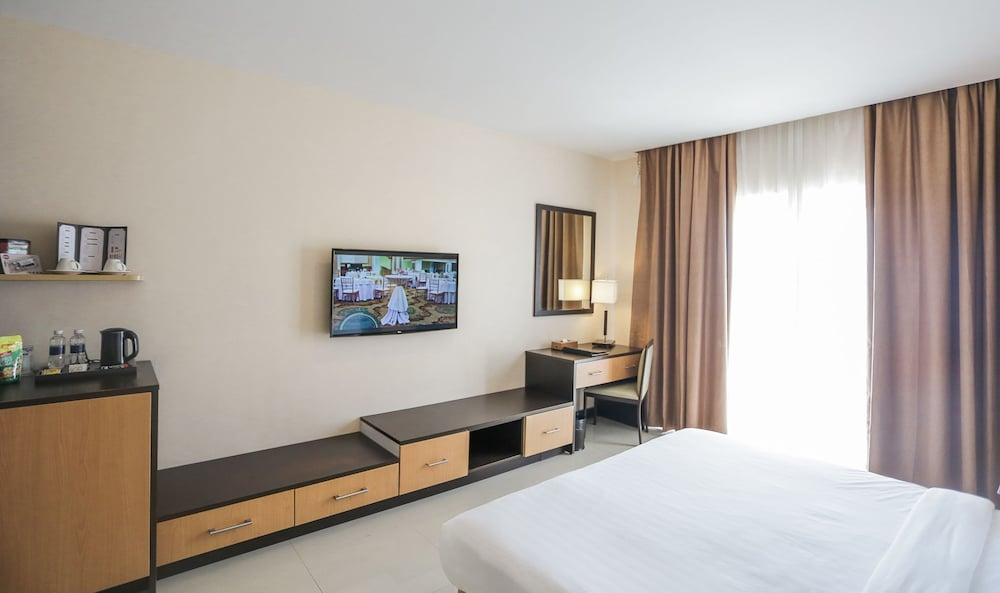 The Lake Hotel Tagaytay