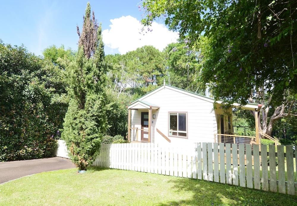 Apple Tree Cottage & Studio