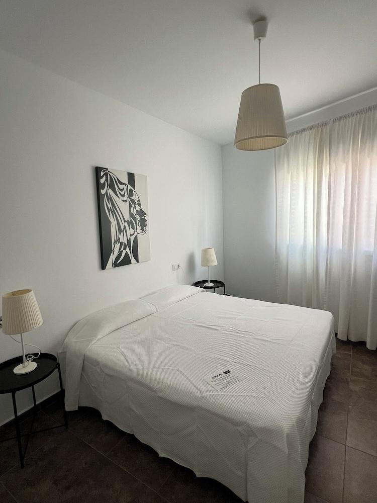 Hospederia Almundo by Alexandra Realty