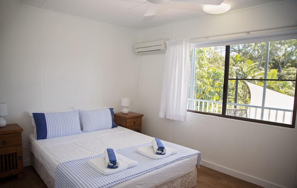 Apollo Jewel Beachfront Apartments