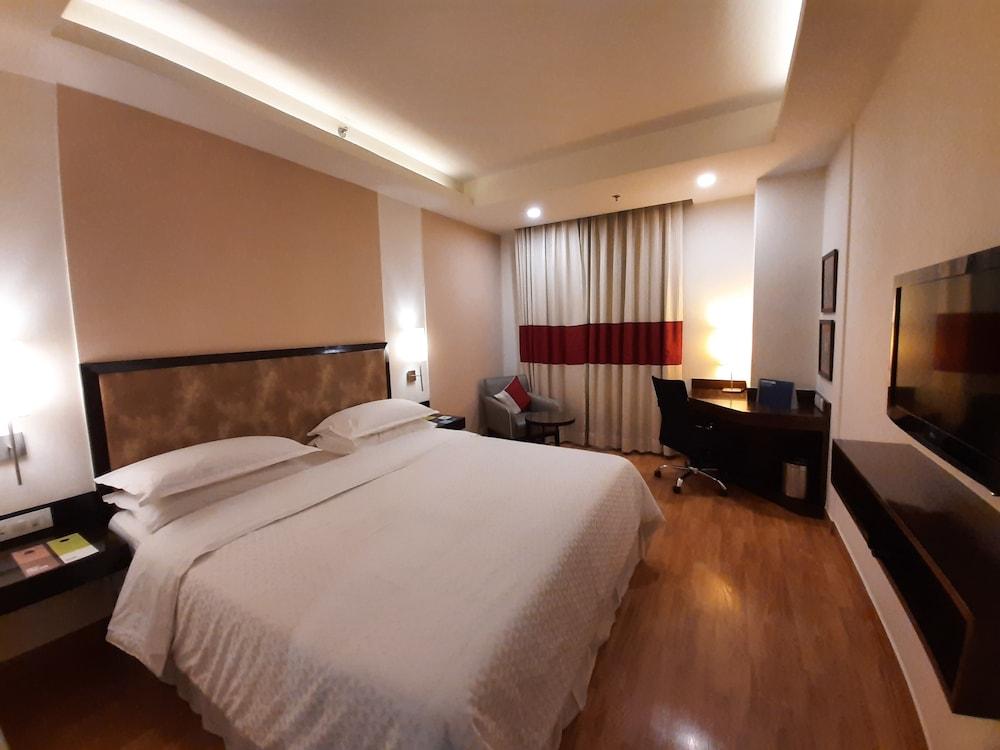 Four Points by Sheraton Vadodara