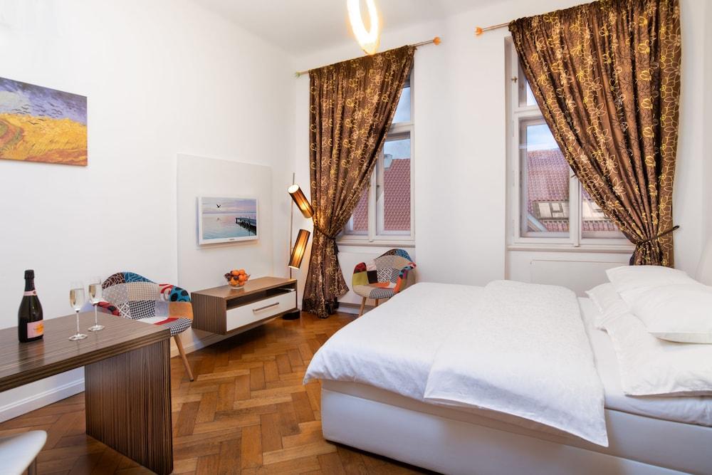 Malostranska Residence