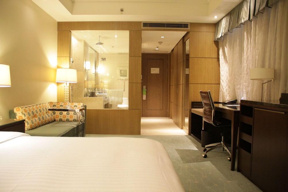 Courtyard by Marriott Kunshan