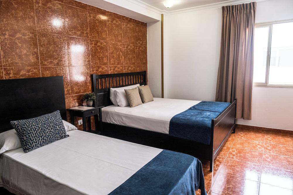 Hotel Adonis Capital