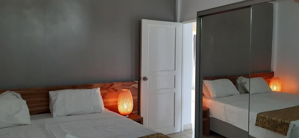 Chantillys on the Bay