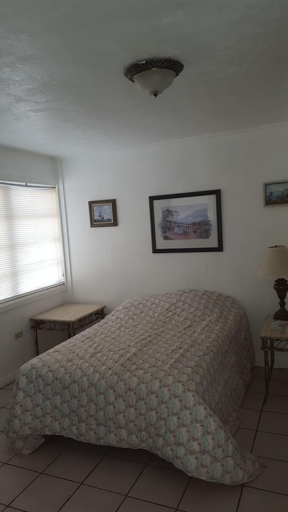 Floating Sea Cove Resort & Marina