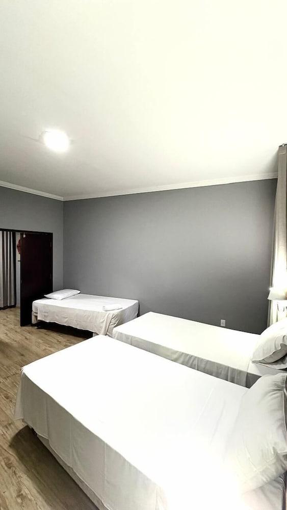 Hotel del Rey By Poty