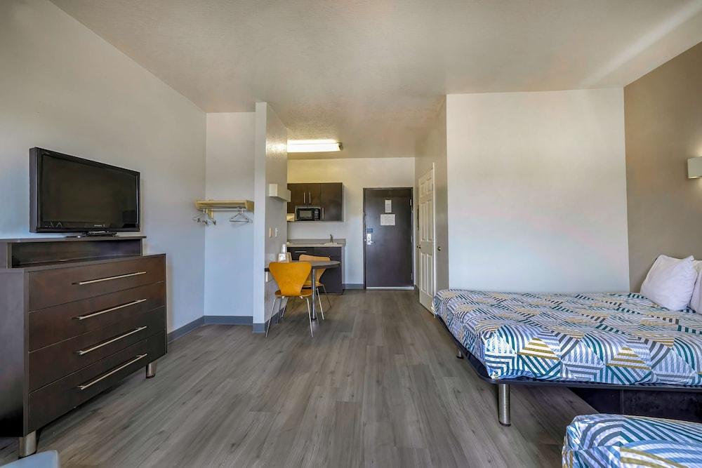 Motel 6 Cedar Park, TX