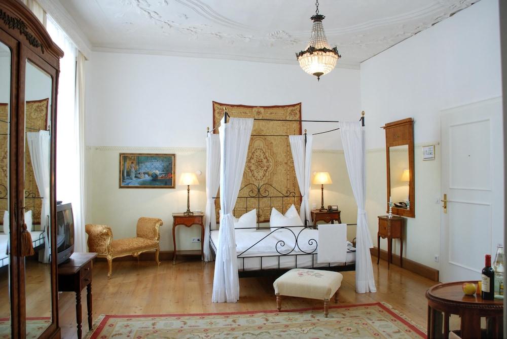 Hotel Orphée - Großes Haus