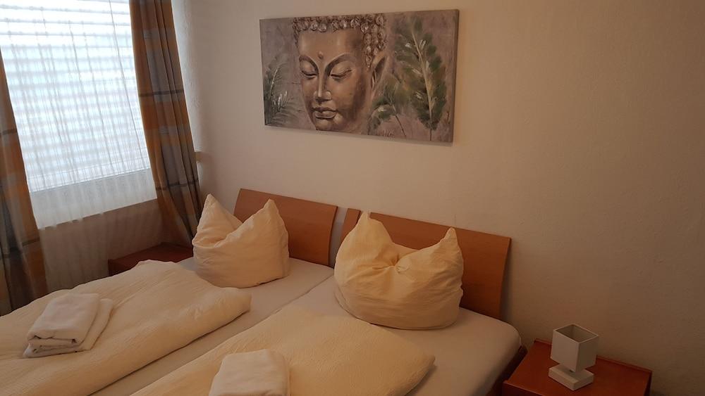 Gasthaus - Pension Zum Panrepel