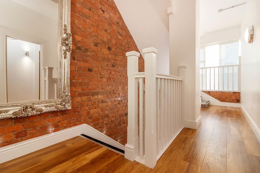 Swan Street Penthouse