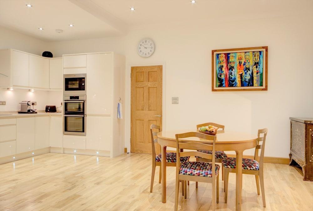 Luxury Apartments - Rodney Road