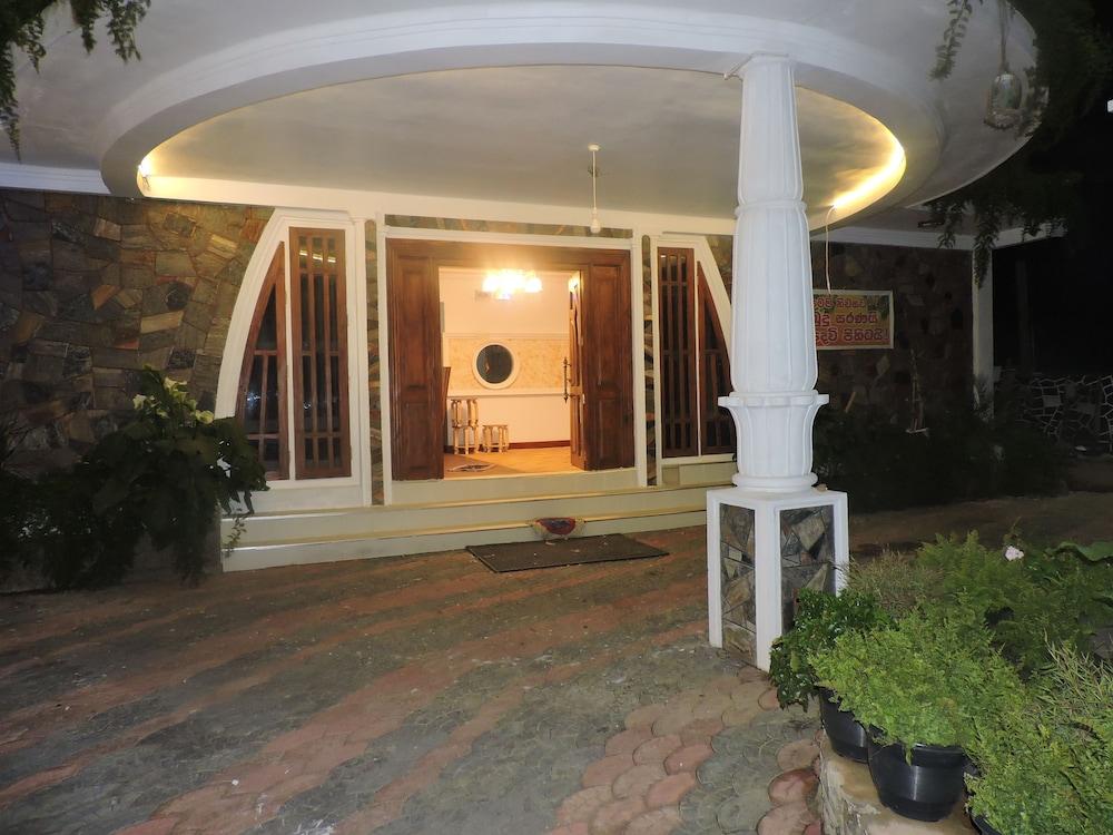 White Tower Villa  Sri Lanaka