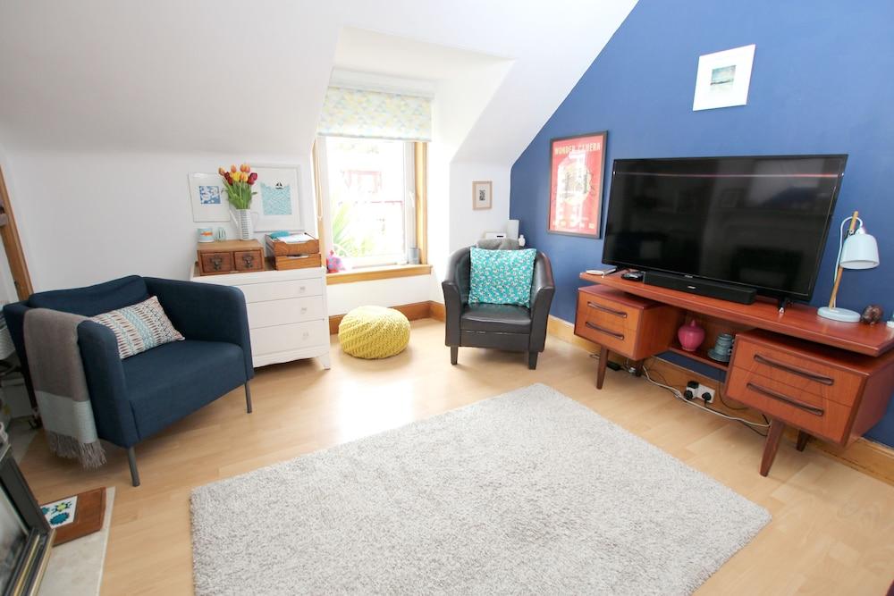 Kenneth Street Apartment