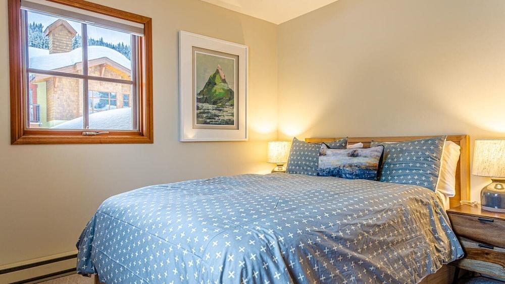 Trails Edge #25 By Bear Country