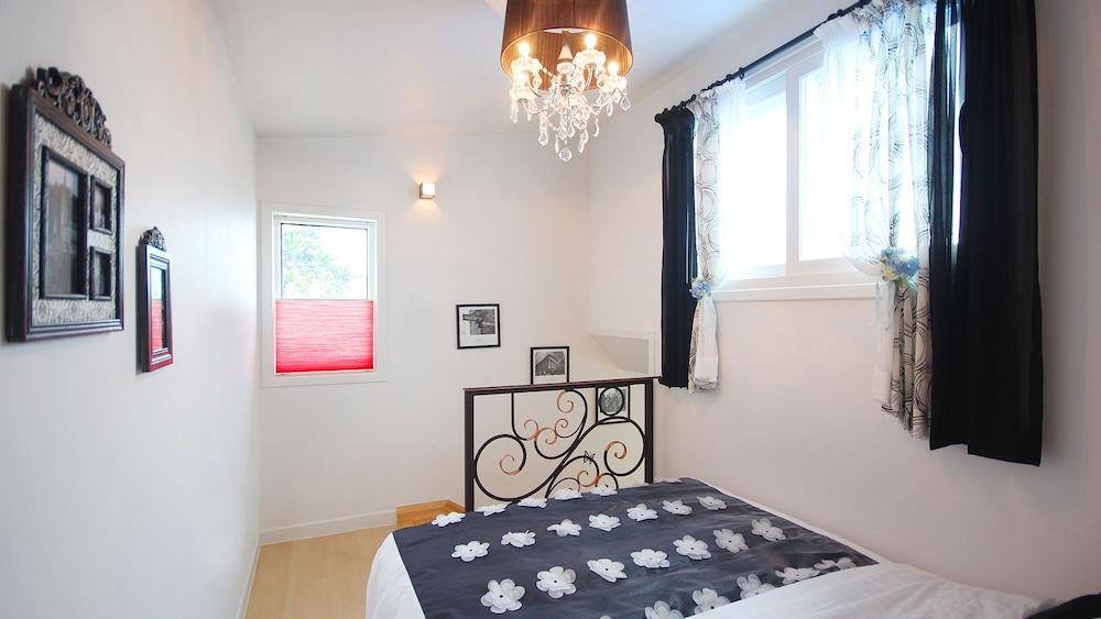 Namhae Blue & White Pension