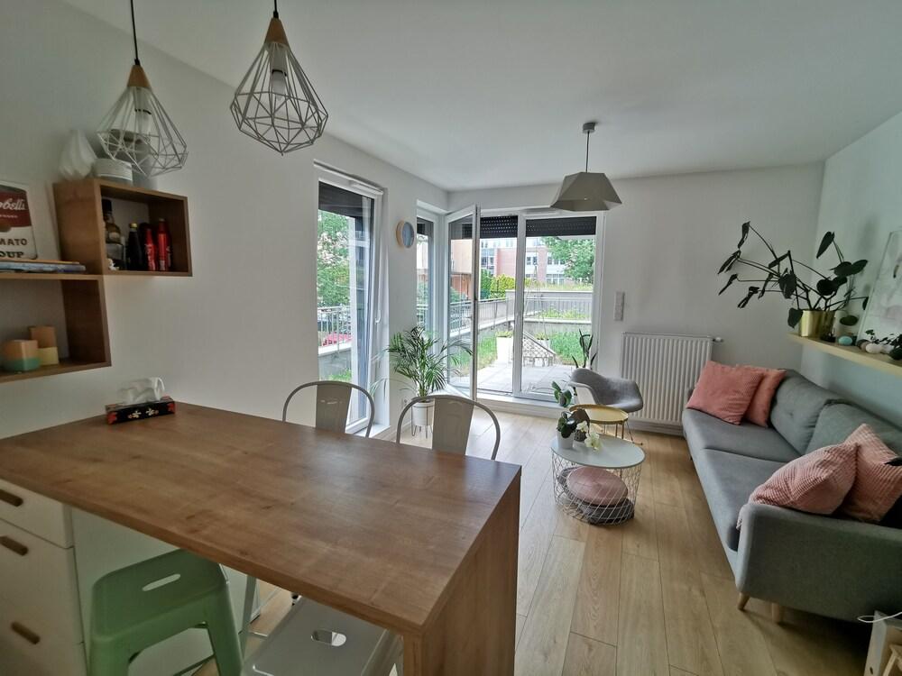 WS Lovely Garden&Parking Apartment