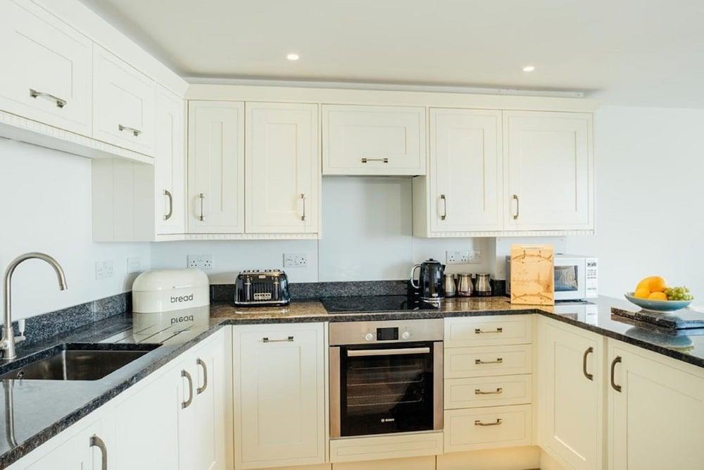 8 Sunday School Court