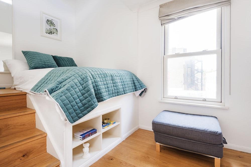 Stamford Brook Apartments