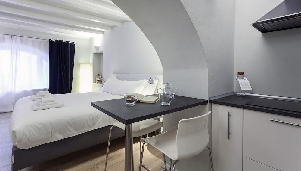 Italianway - Rosales 1 C