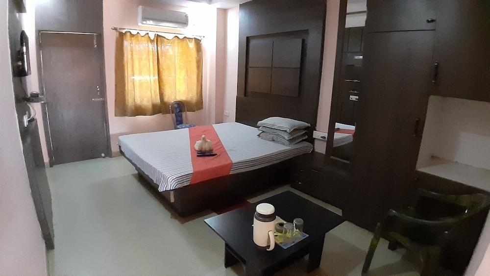 Shree Bhakti Sagar Hotel