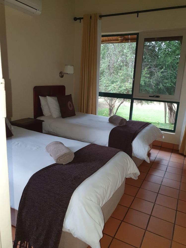 Ekuthuleni River Front Chalets