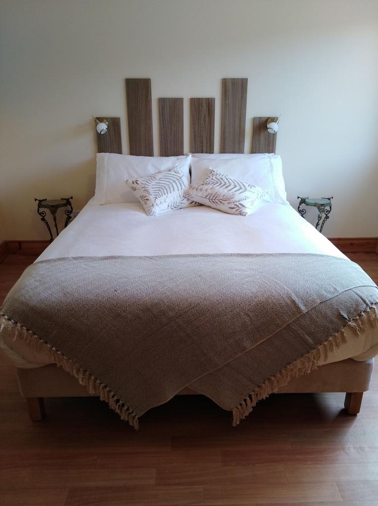 Madra Rua Organic Accommodation