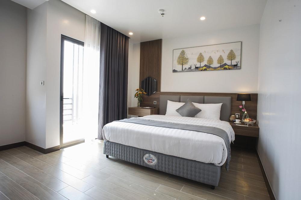 Zen Riverside Hotel & Residences