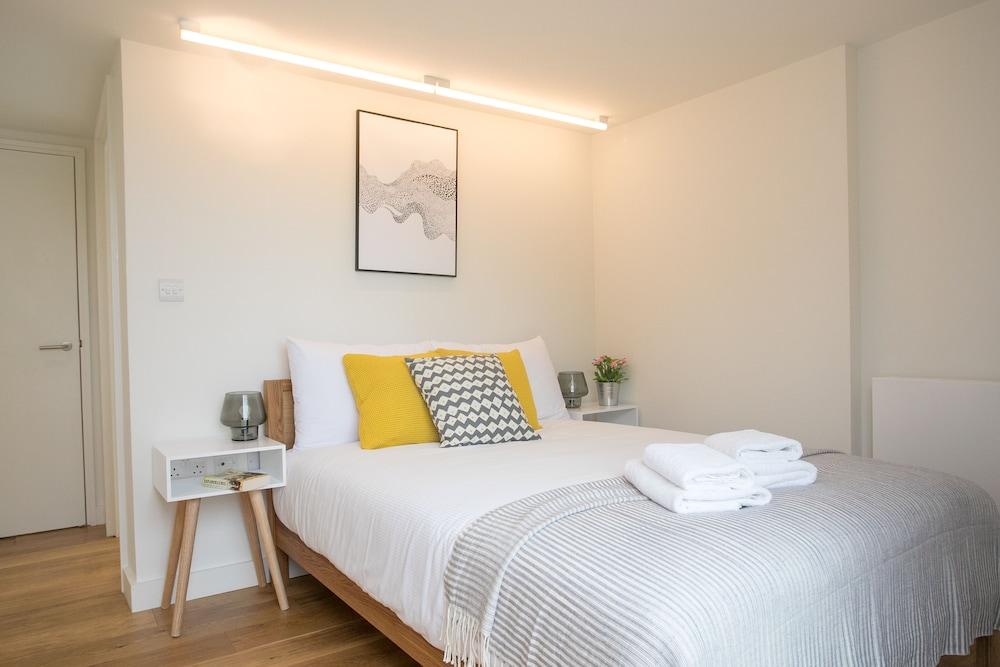 Moonside - Stunning Angel Apartments