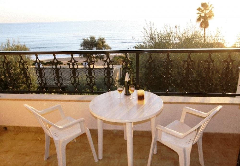 Menigos Type AA2R no 38 Superior Seaview