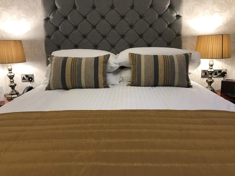 Loftsome Bridge Hotel