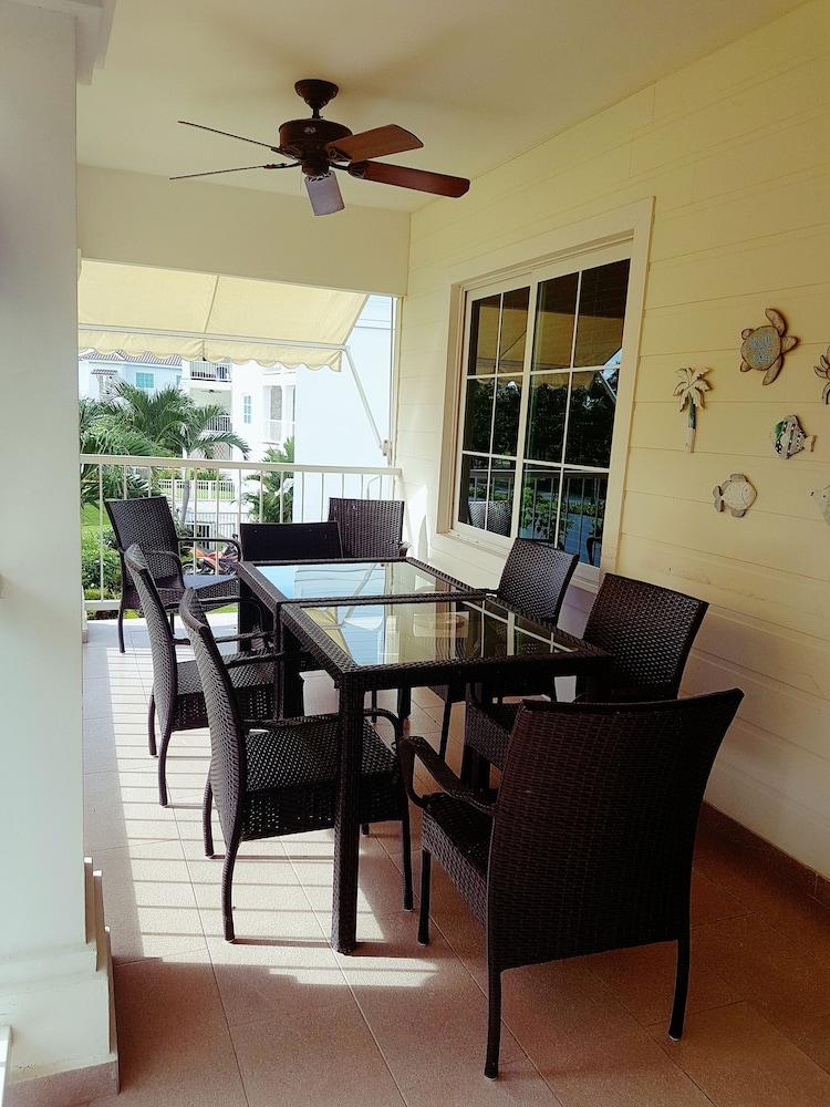 Bijao Beach Residences