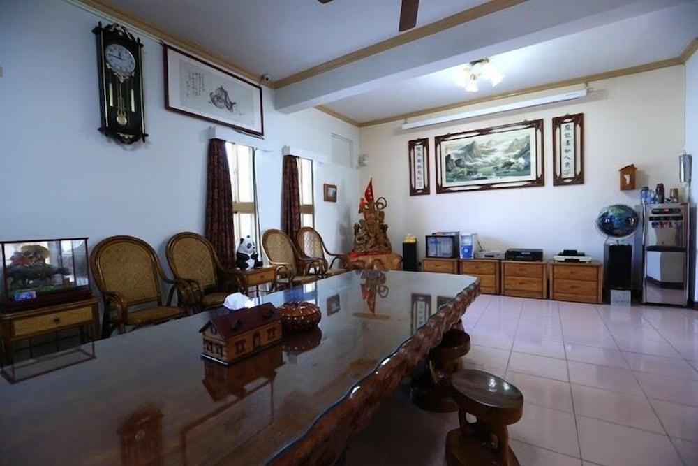 Hakka Inherited Host