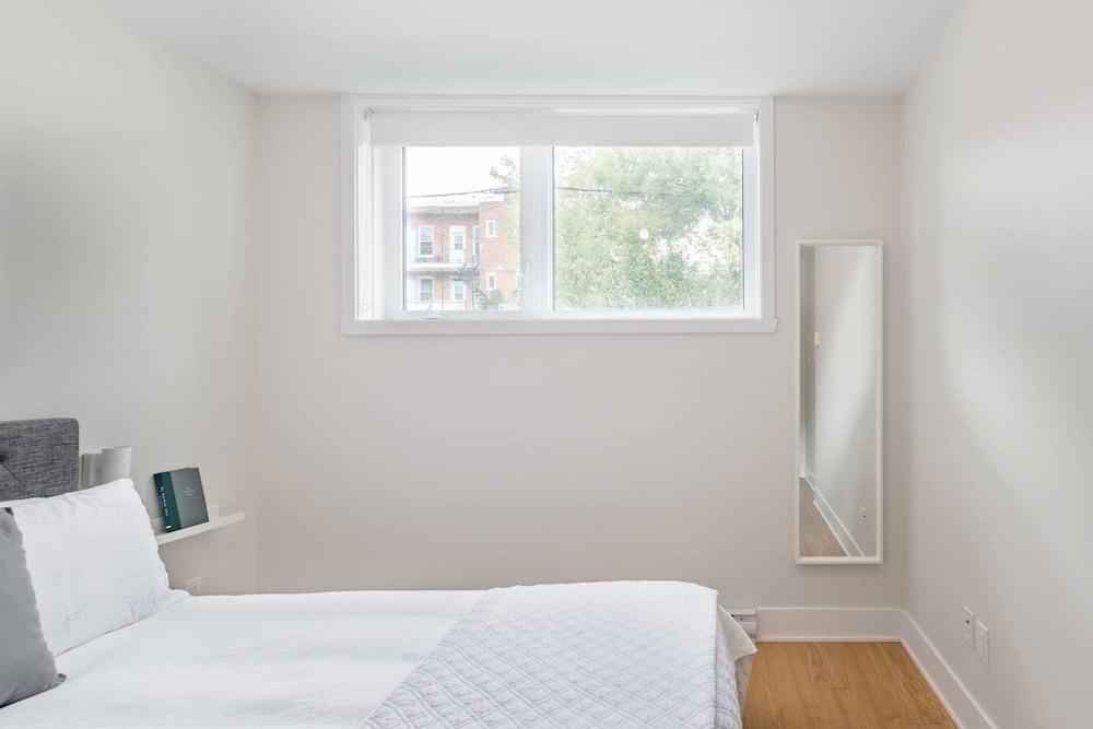 Cool and Comfortable 2 Bedroom Den