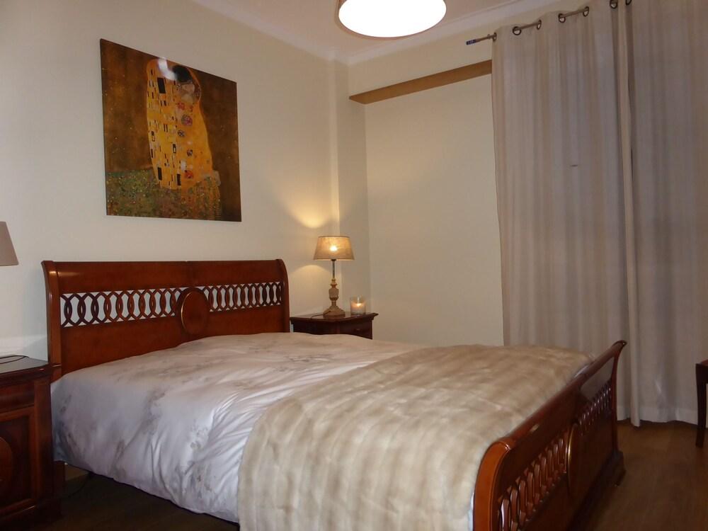 A View to the River Tejo IBG HOME