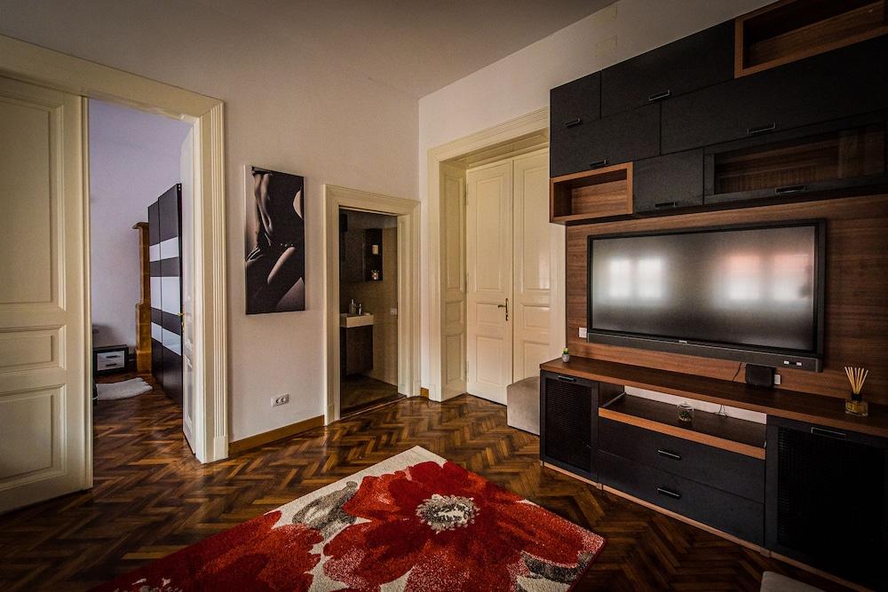 Downtown Fuchsl Palace